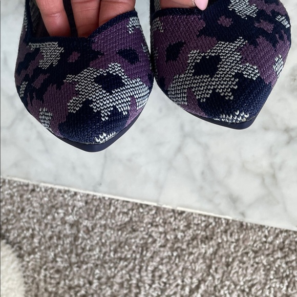 Patterned Rothy’s pointed flats - Picture 3 of 7